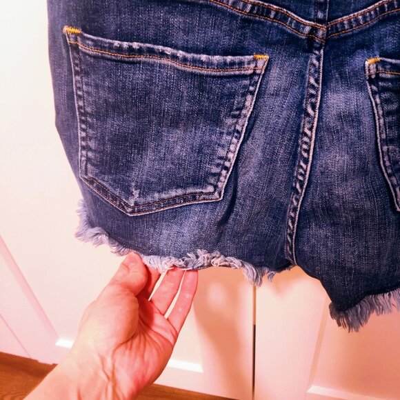 AGOLDE Jaden Distressed High Rise Frayed Denim Shorts Size 30 - Picture 5 of 10